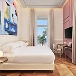 De Bonart Naples, Curio Collection By Hilton 5*