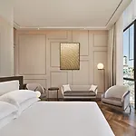 De Bonart Naples, Curio Collection By Hilton 5*