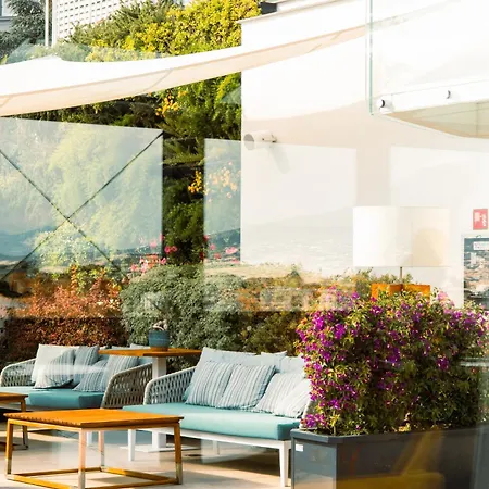 Hotel The Britannique Naples, Curio Collection By Hilton 5*