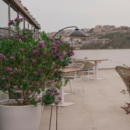The Britannique Naples, Curio Collection By Hilton 5*