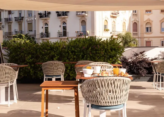 Hotel De Bonart Naples, Curio Collection By Hilton