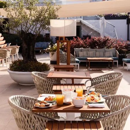 Hotel De Bonart Naples, Curio Collection By Hilton Neapol