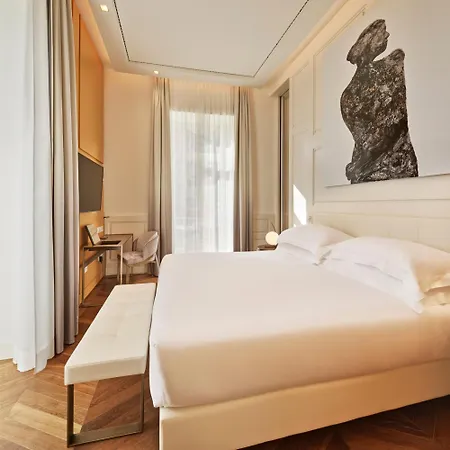 De Bonart Naples, Curio Collection By Hilton Hotel