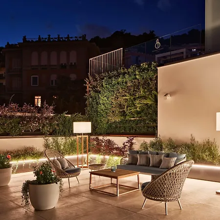 De Bonart Naples, Curio Collection By Hilton 5* Neapol