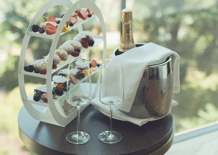 De Bonart Naples, Curio Collection By Hilton 5* 那不勒斯