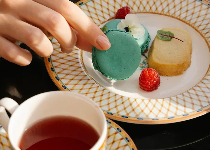 De Bonart Naples, Curio Collection By Hilton 5*