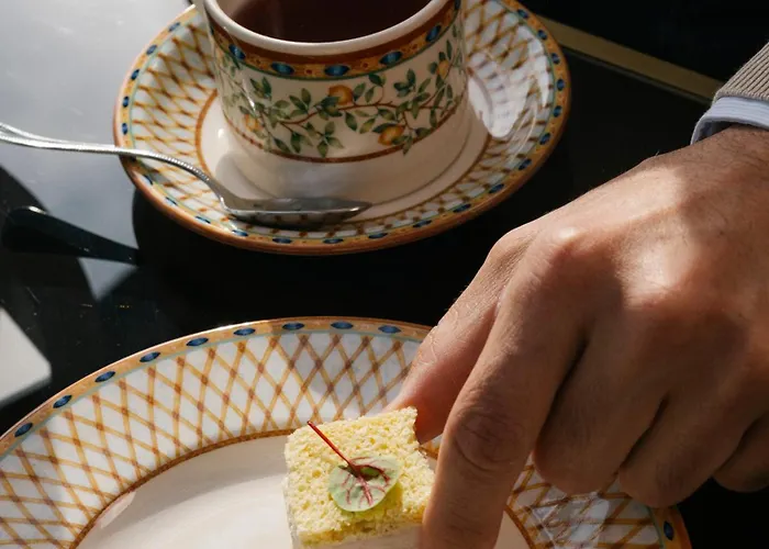 De Bonart Naples, Curio Collection By Hilton 5*