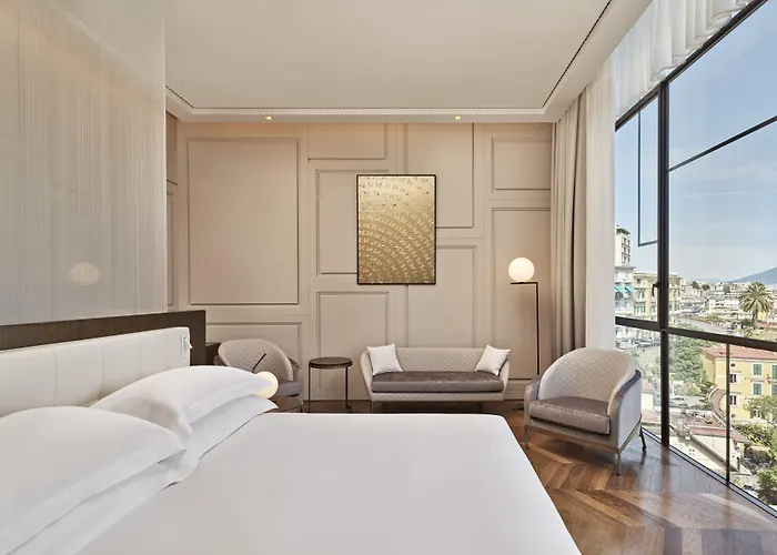 De Bonart Naples, Curio Collection By Hilton 5*