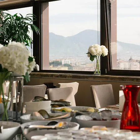 De Bonart Naples, Curio Collection By Hilton نابولي