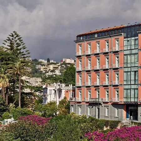 De Bonart Naples, Curio Collection By Hilton Napoli