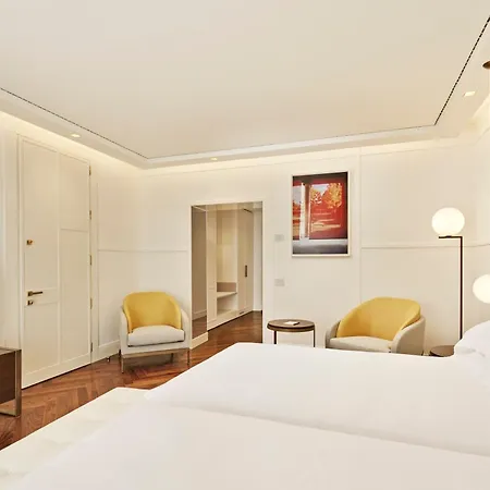 De Bonart Naples, Curio Collection By Hilton 5* נאפולי