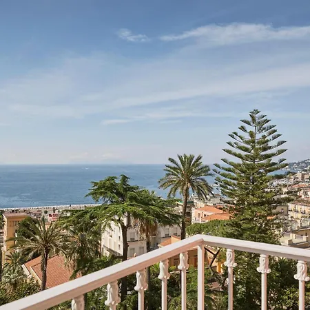 De Bonart Naples, Curio Collection By Hilton מלון 5*