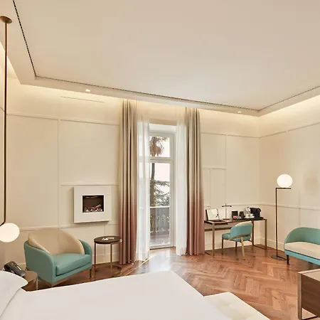 De Bonart Naples, Curio Collection By Hilton מלון 5*